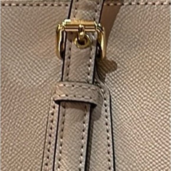 Authentic Michael Kors Voyager Medium Crossgrain Leather Tote in Blush, EUC - Picture 8 of 16